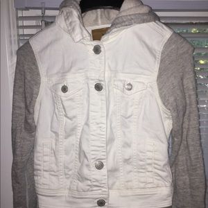 💛 White Jean Jacket AEO